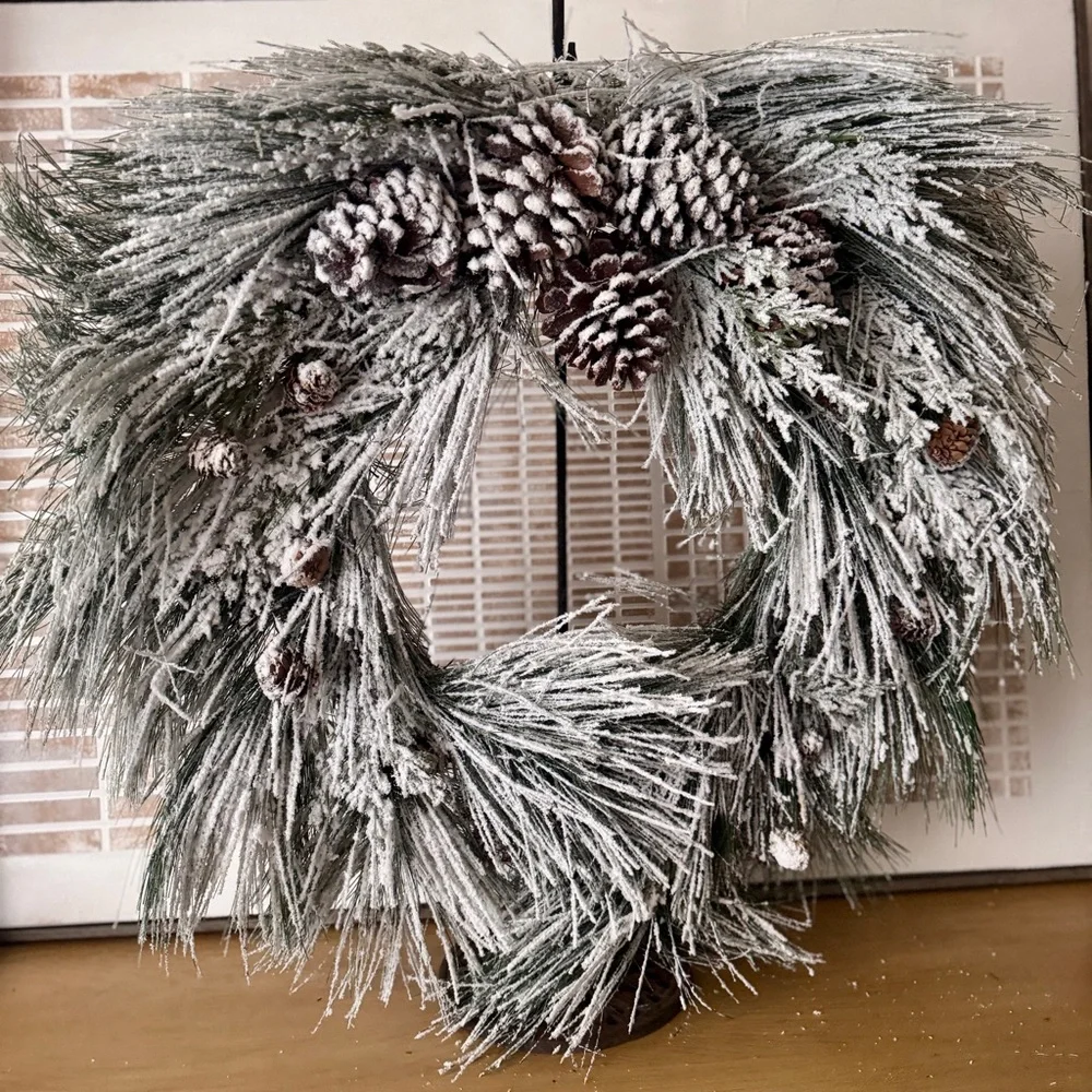 NWT Von Maur Elegant Frosted Pinecone Holiday Wreath